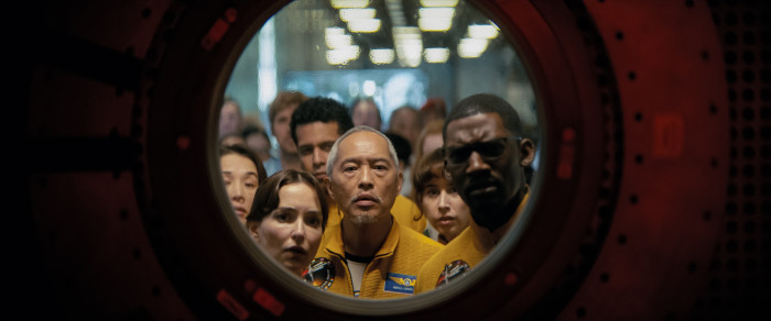 Gebannt beobachtet das Team vom Projekt Hail Mary, ob ein neuartiger Raketentreibstoff wirklich funktioniert. (Bild: Sony Pictures)